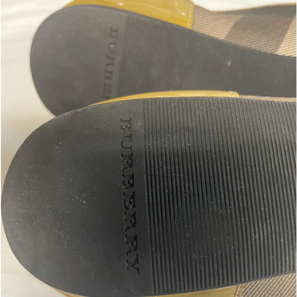 Burberry Nova Flats - Picture 7 of 9